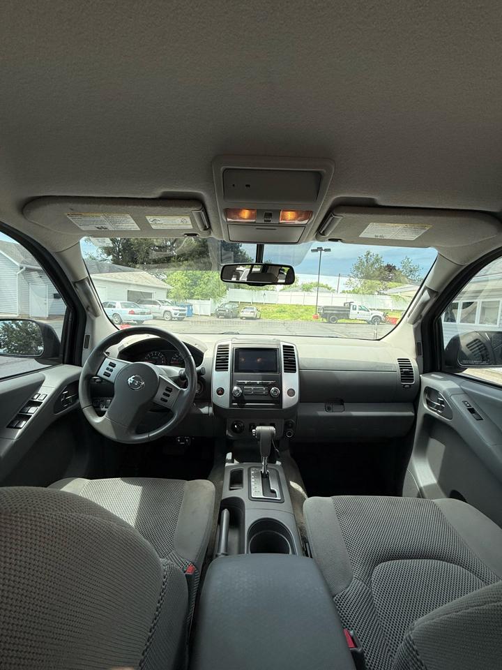 Nissan Frontier SV Crew Cab 4WD 2012