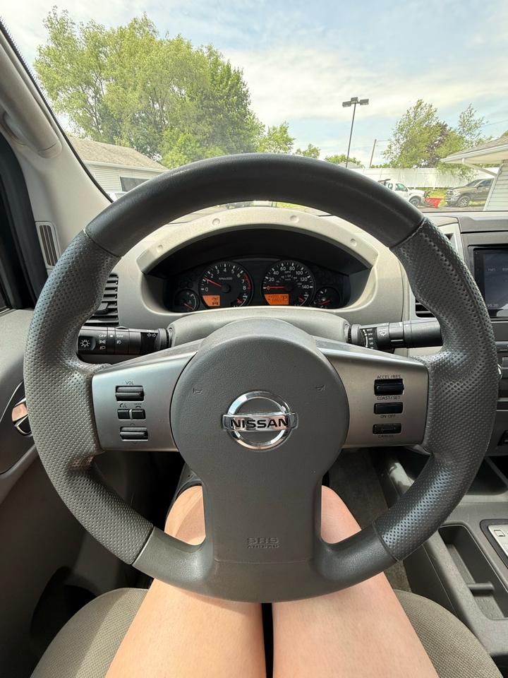 Nissan Frontier SV Crew Cab 4WD 2012