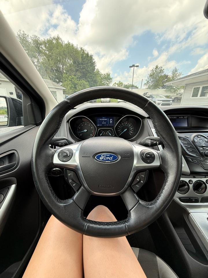 Ford Focus SE 2012