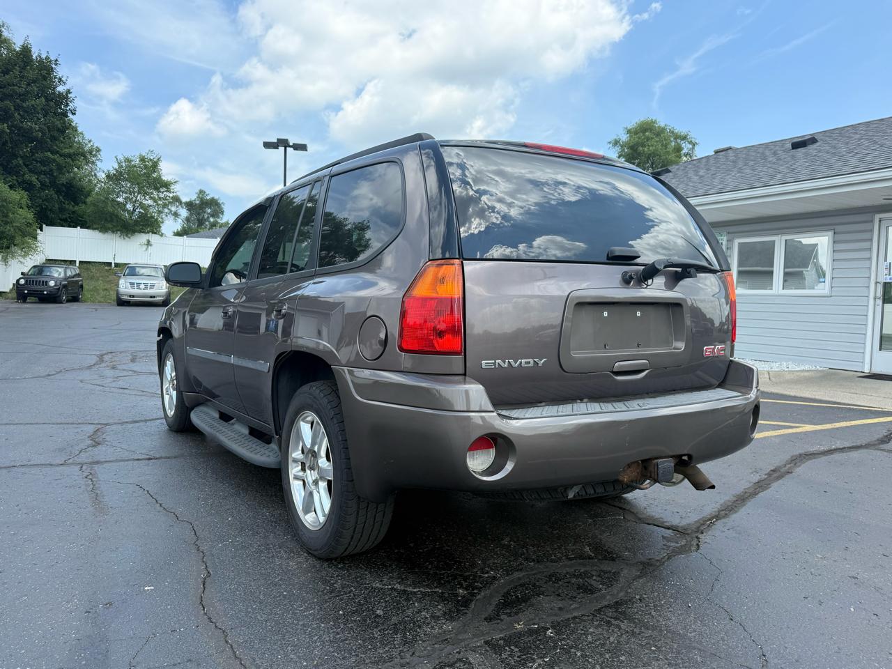 GMC Envoy SLE-1 4WD 2008