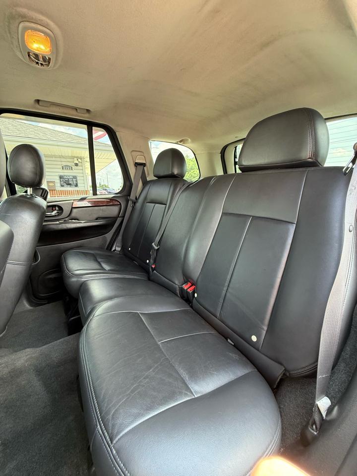 GMC Envoy SLE-1 4WD 2008