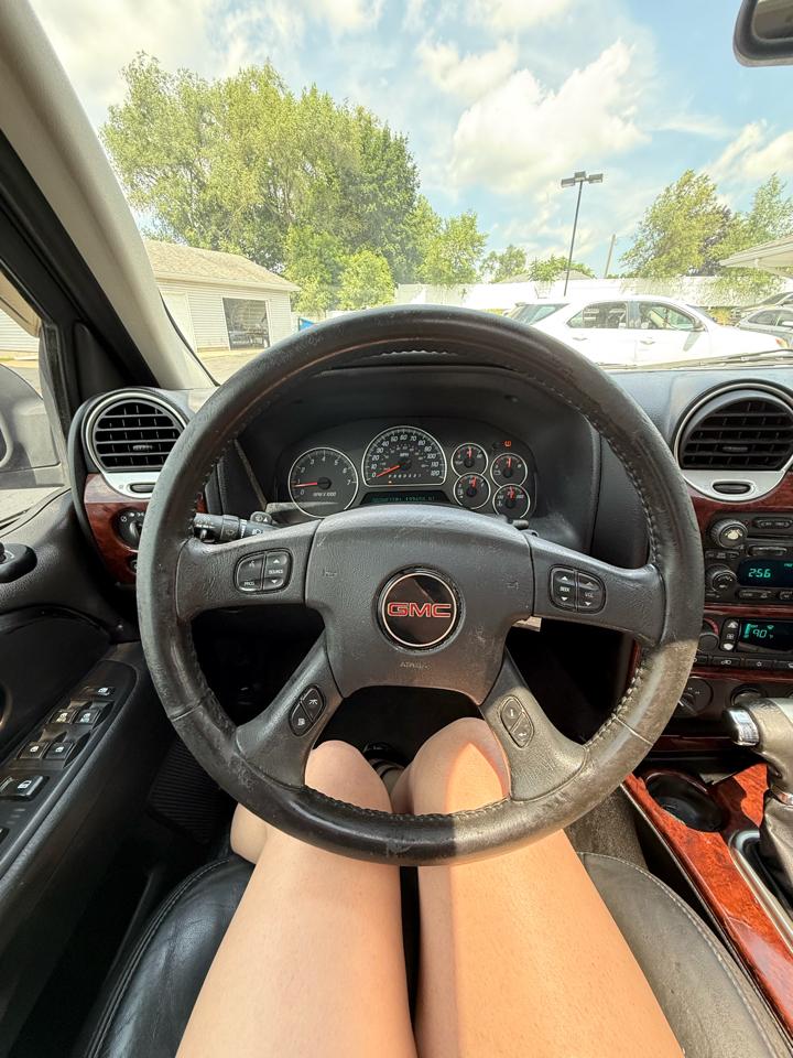 GMC Envoy SLE-1 4WD 2008