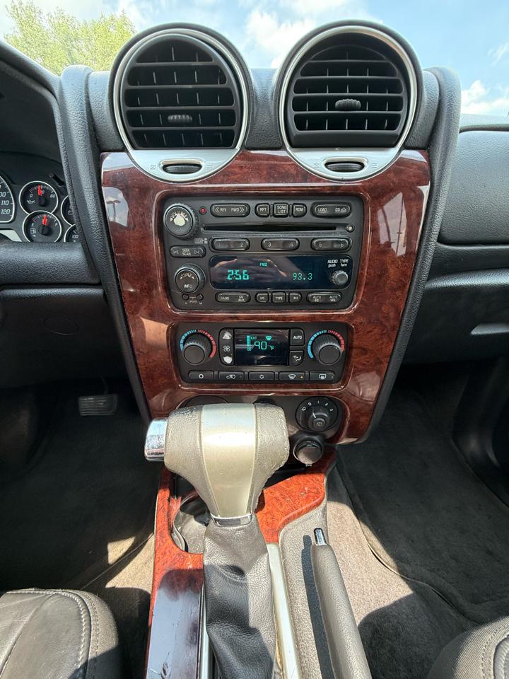 GMC Envoy SLE-1 4WD 2008