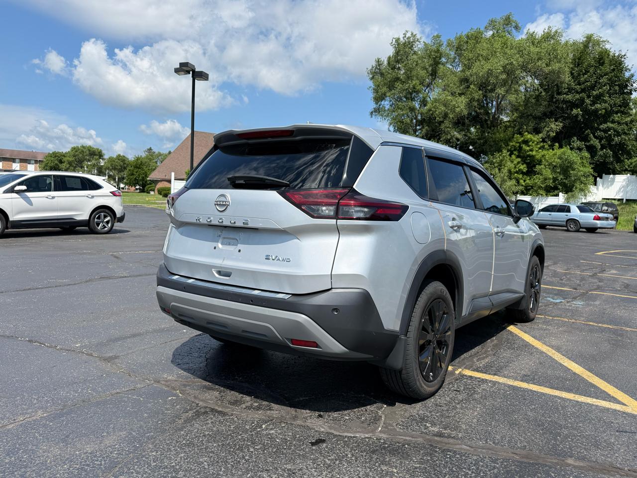 Nissan Rogue SV AWD 2022