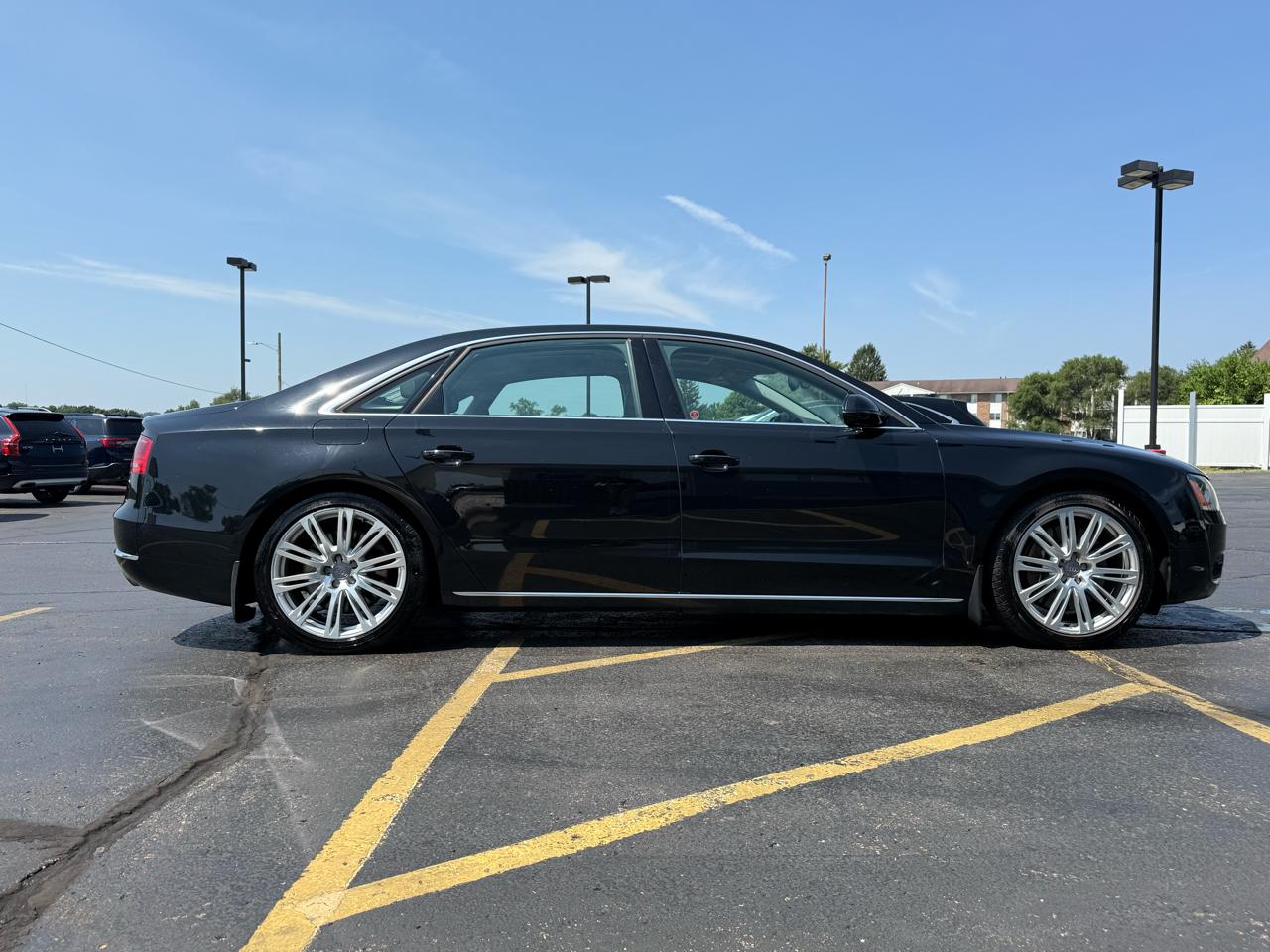 Audi A8 4.2L quattro 2012