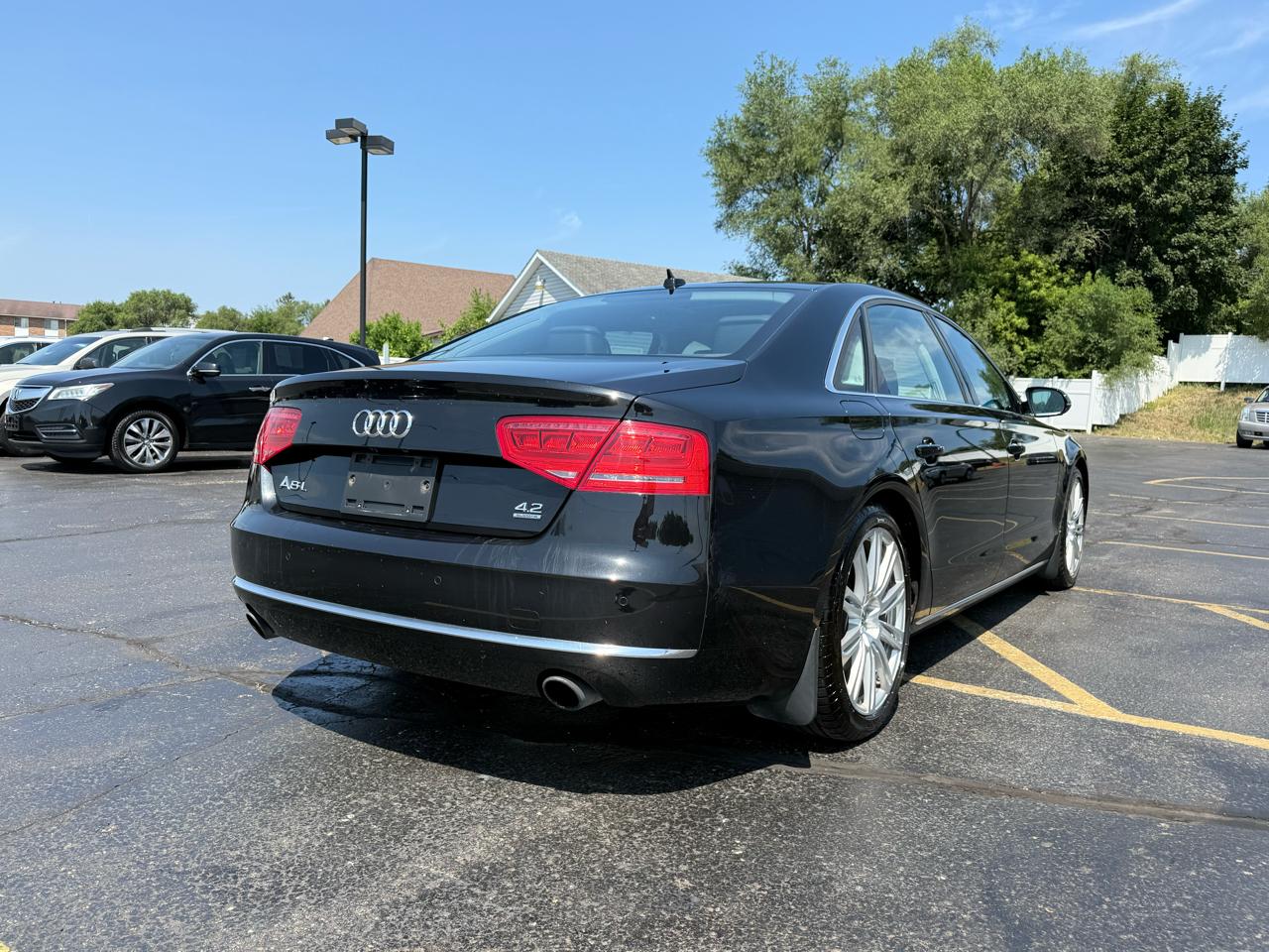 Audi A8 4.2L quattro 2012