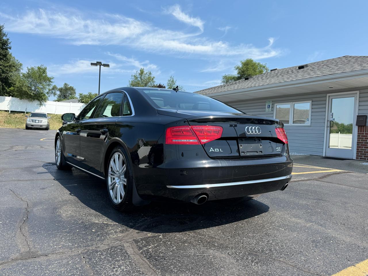 Audi A8 4.2L quattro 2012