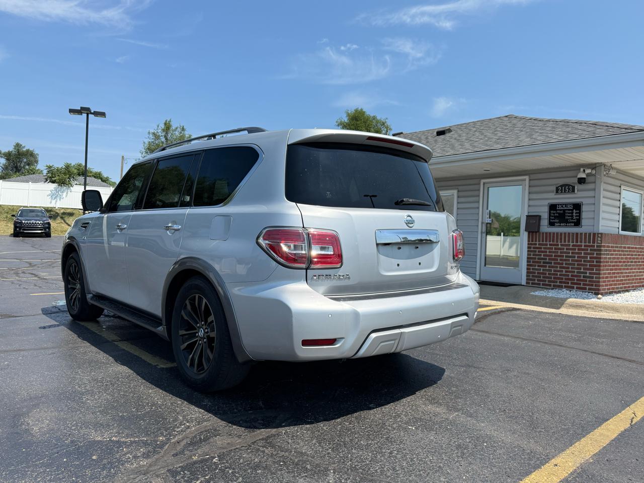 Nissan Armada SV AWD 2017