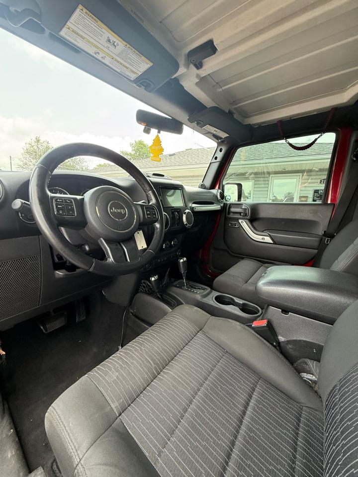 Jeep Wrangler Unlimited Sahara 4WD 2011