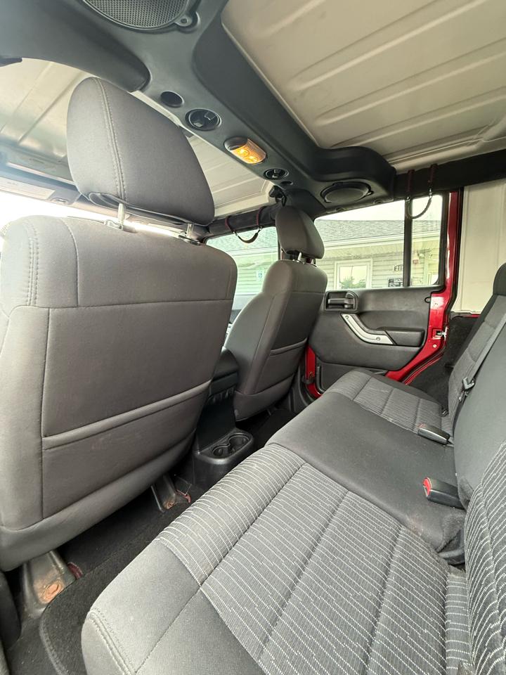 Jeep Wrangler Unlimited Sahara 4WD 2011
