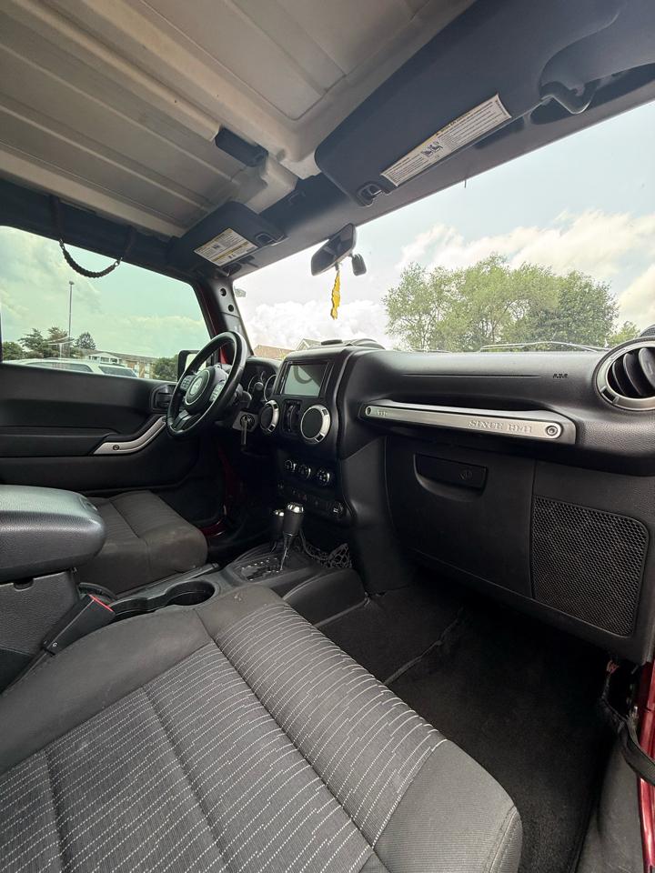 Jeep Wrangler Unlimited Sahara 4WD 2011