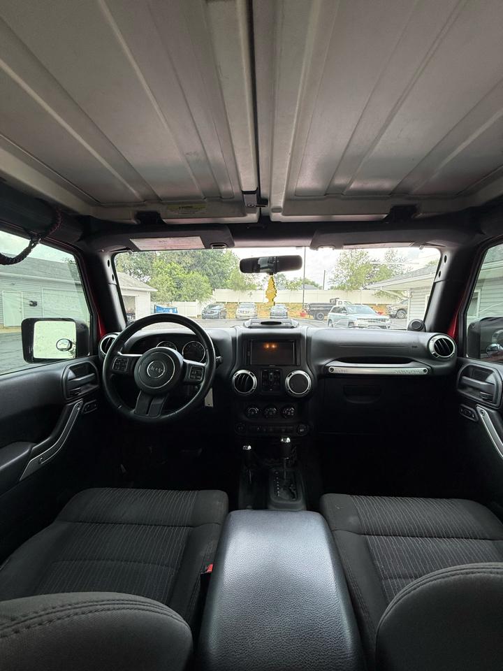 Jeep Wrangler Unlimited Sahara 4WD 2011