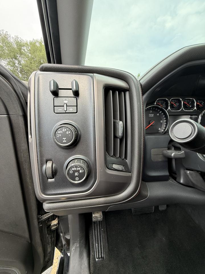 GMC Sierra 1500 4WD Crew Cab 143.5" SLT 2014