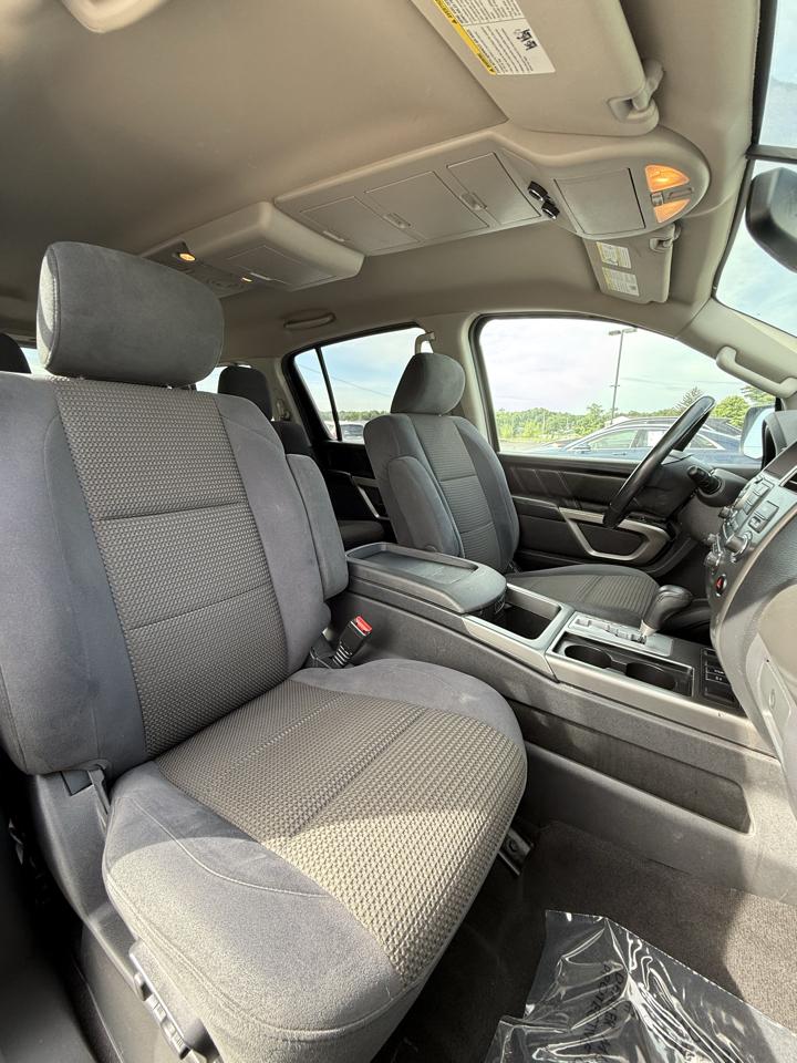 Nissan Armada 4WD 4dr Platinum *Ltd Avail* 2015