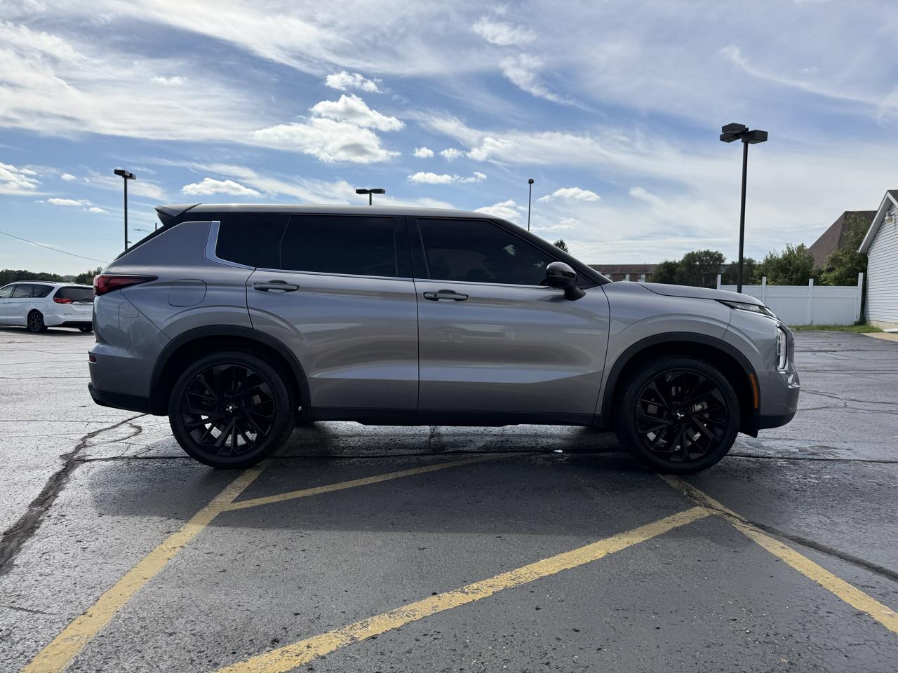 Mitsubishi Outlander SE FWD *Ltd Avail* 2022