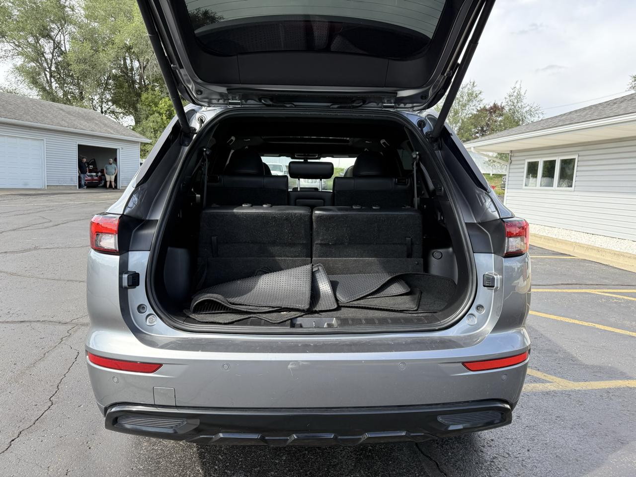 Mitsubishi Outlander SE FWD *Ltd Avail* 2022