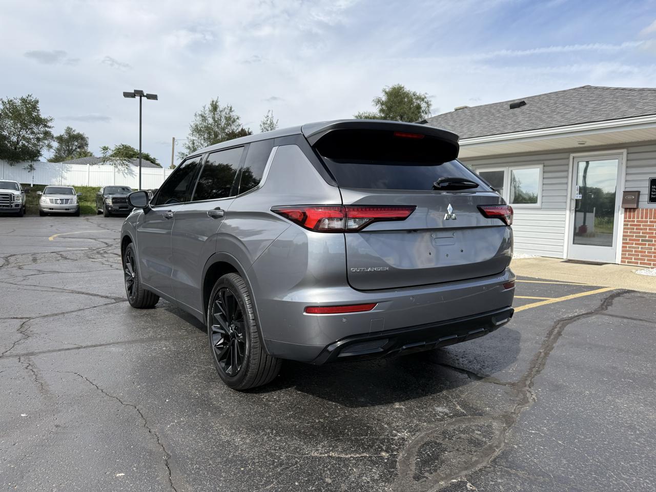 Mitsubishi Outlander SE FWD *Ltd Avail* 2022