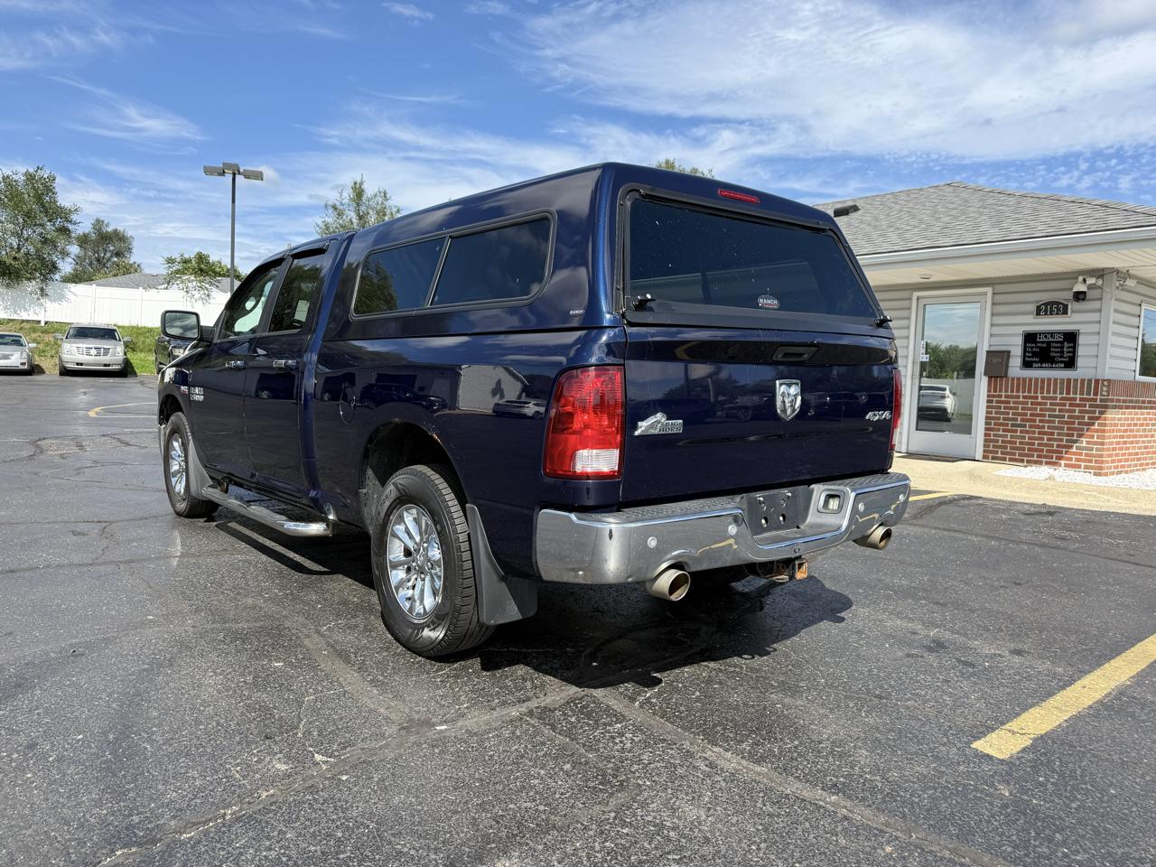 RAM 1500 4WD Quad Cab 140.5" Big Horn 2015