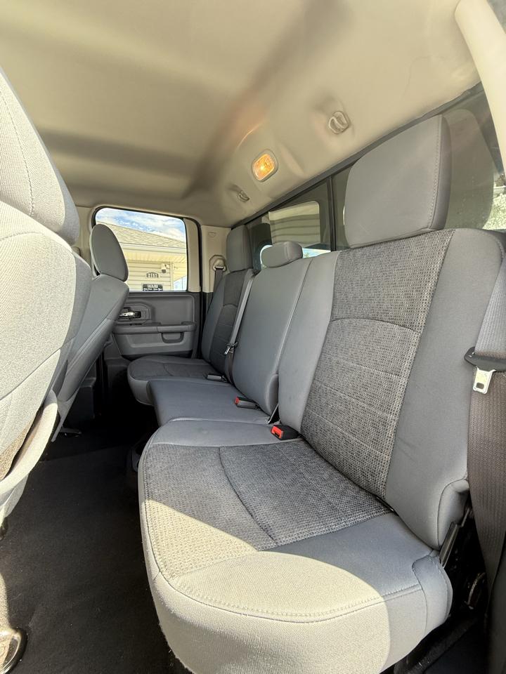 RAM 1500 4WD Quad Cab 140.5" Big Horn 2015