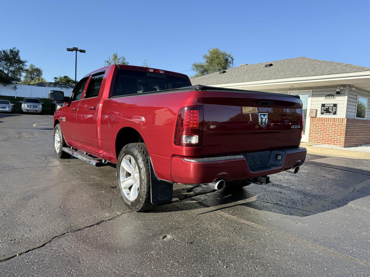 RAM 1500 4WD Crew Cab 149" Sport 2015