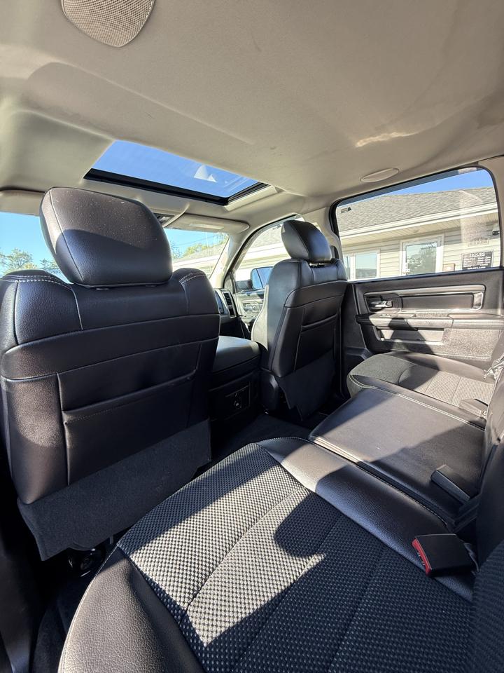RAM 1500 4WD Crew Cab 149" Sport 2015