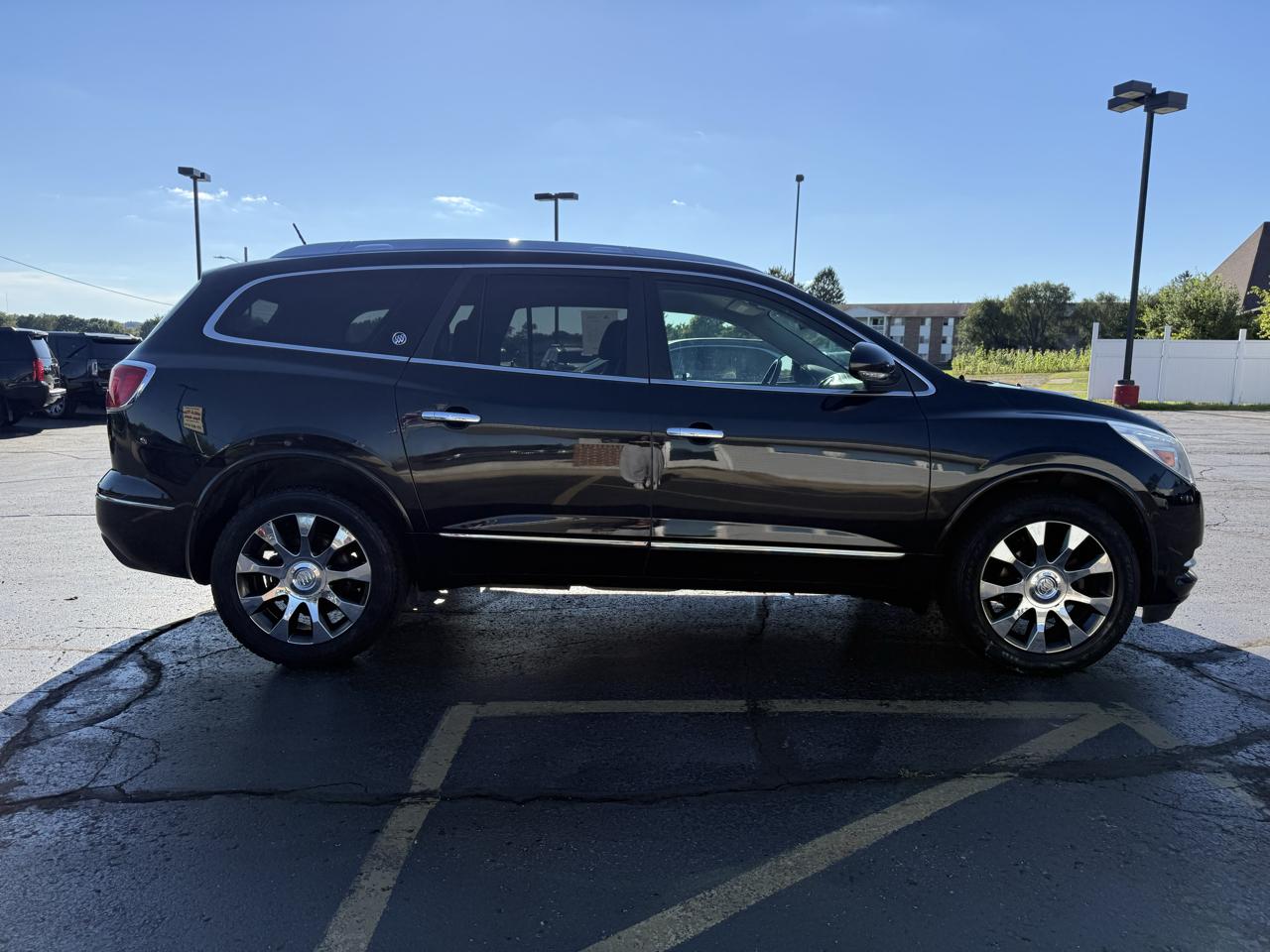 Buick Enclave FWD 4dr Leather 2017