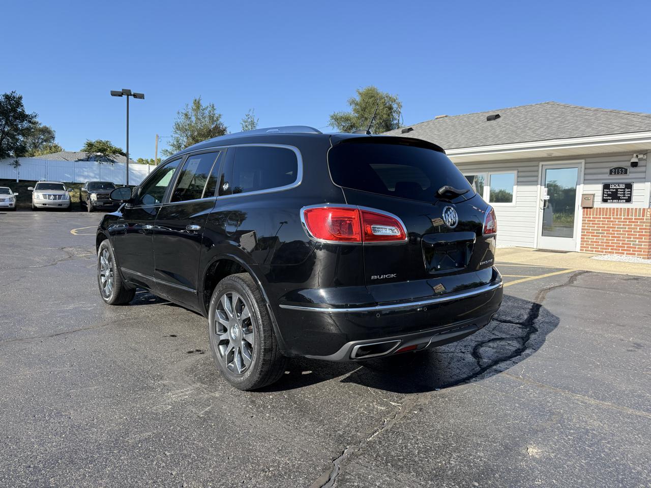 Buick Enclave FWD 4dr Leather 2017