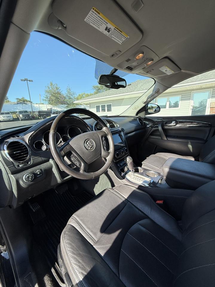 Buick Enclave FWD 4dr Leather 2017