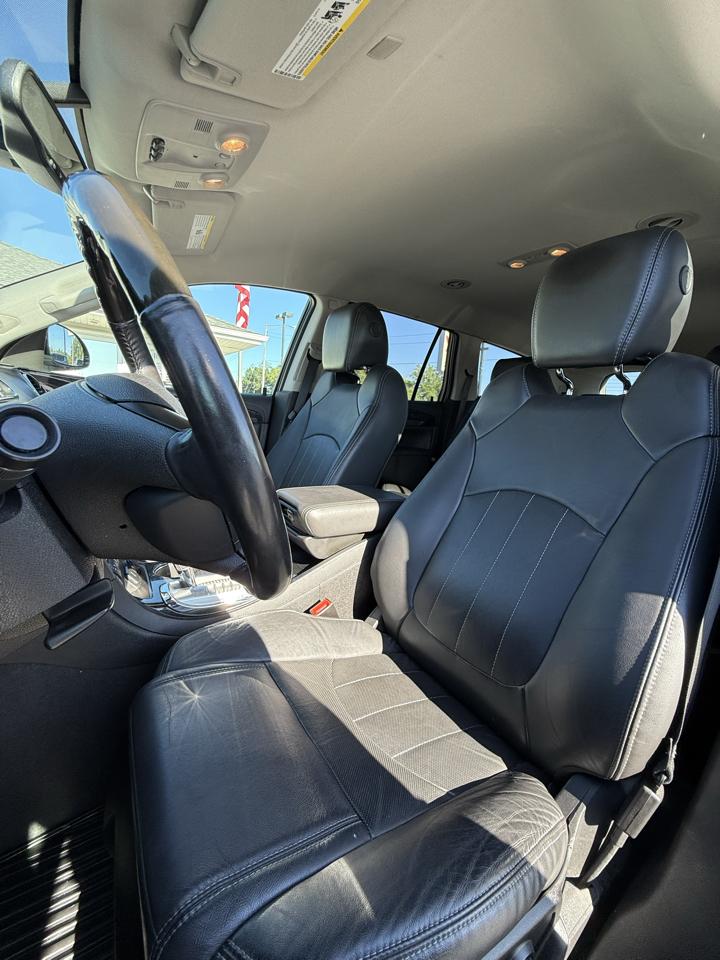 Buick Enclave FWD 4dr Leather 2017