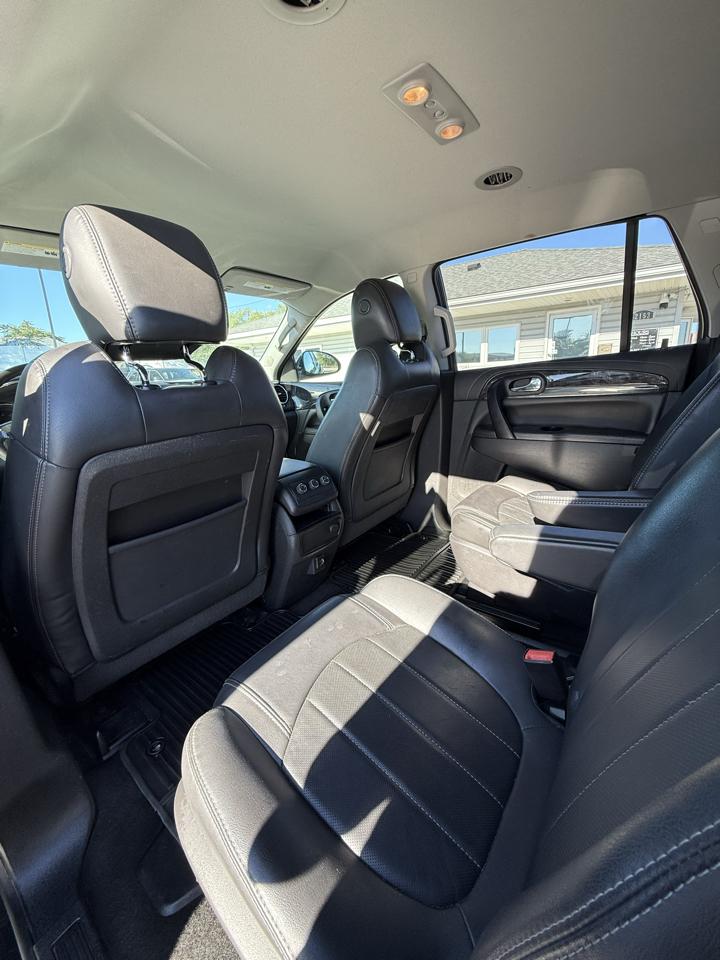 Buick Enclave FWD 4dr Leather 2017