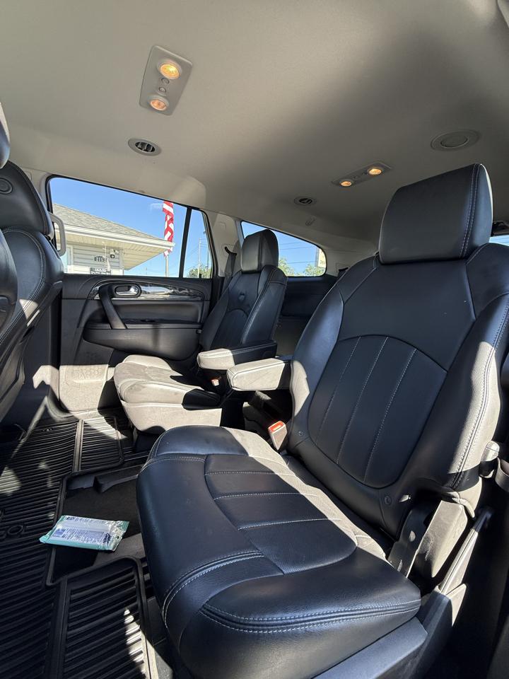 Buick Enclave FWD 4dr Leather 2017