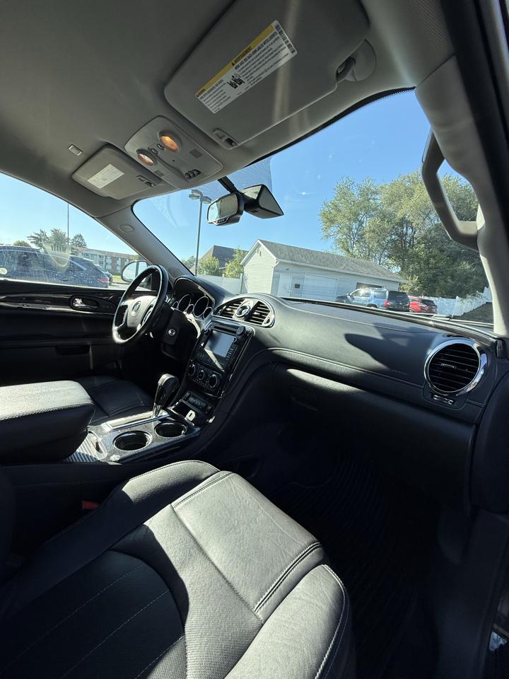 Buick Enclave FWD 4dr Leather 2017
