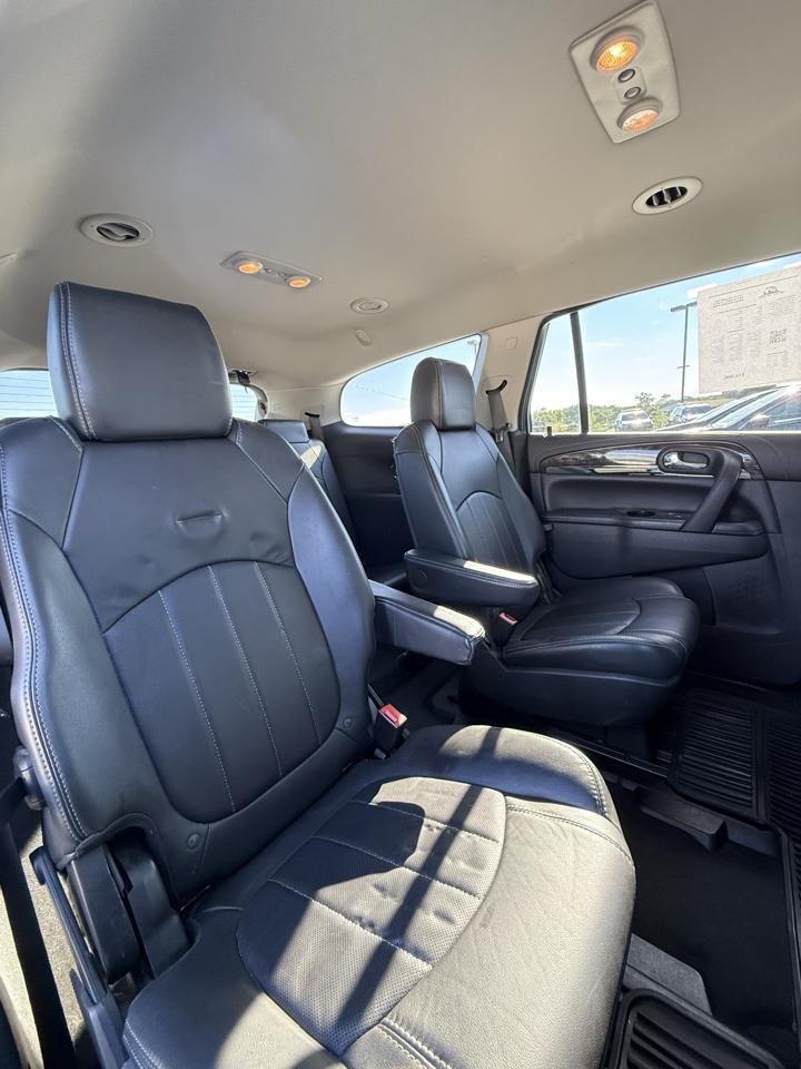Buick Enclave FWD 4dr Leather 2017