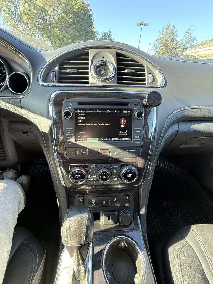 Buick Enclave FWD 4dr Leather 2017