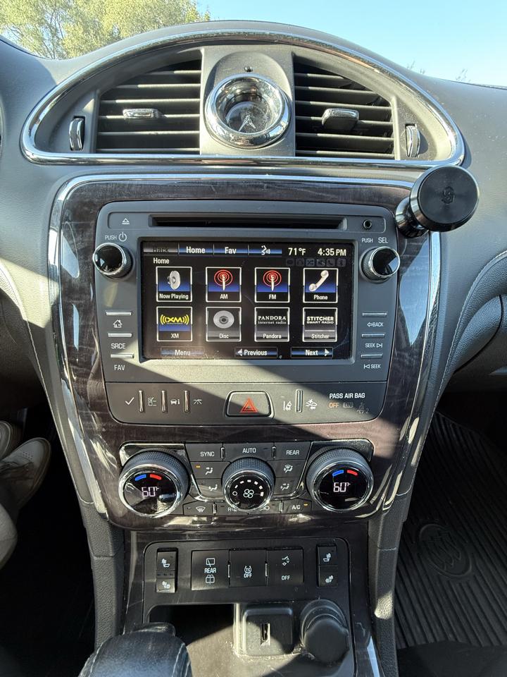 Buick Enclave FWD 4dr Leather 2017