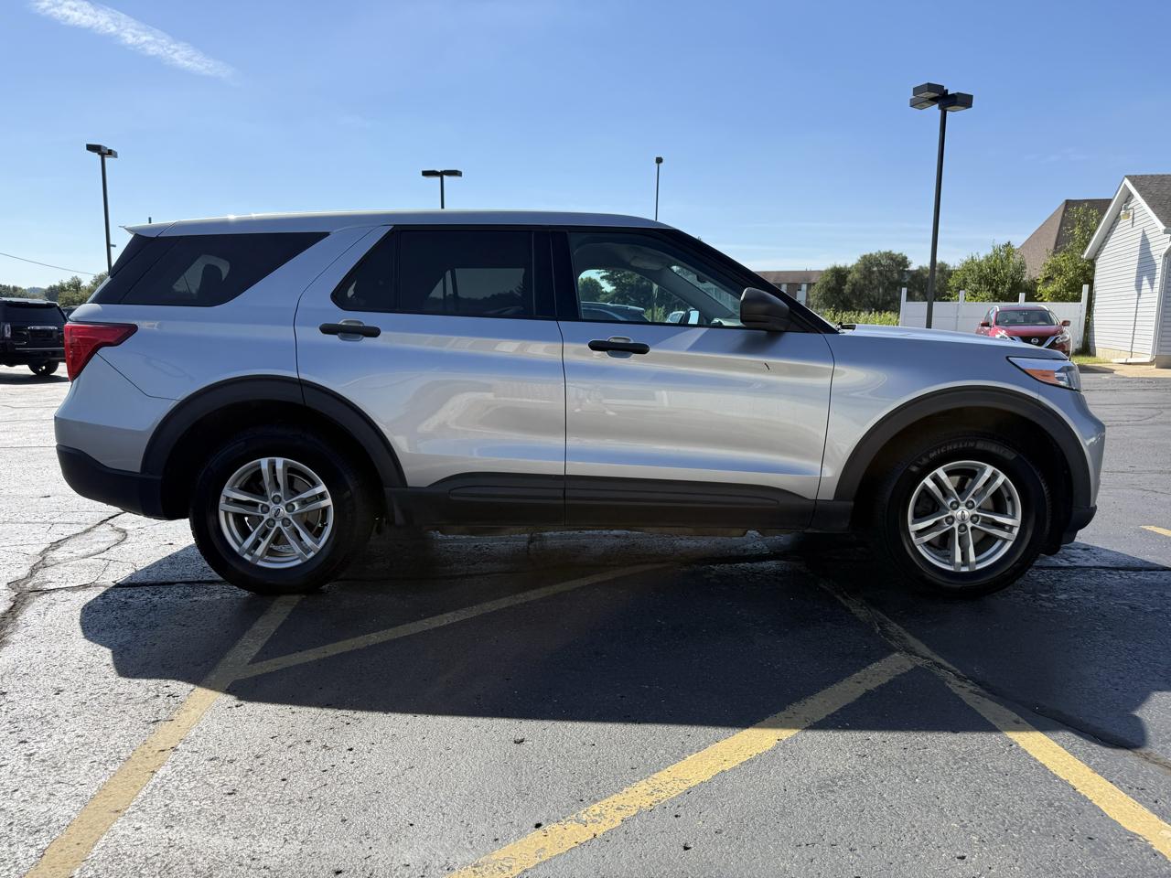 Ford Explorer Base 4WD 2023