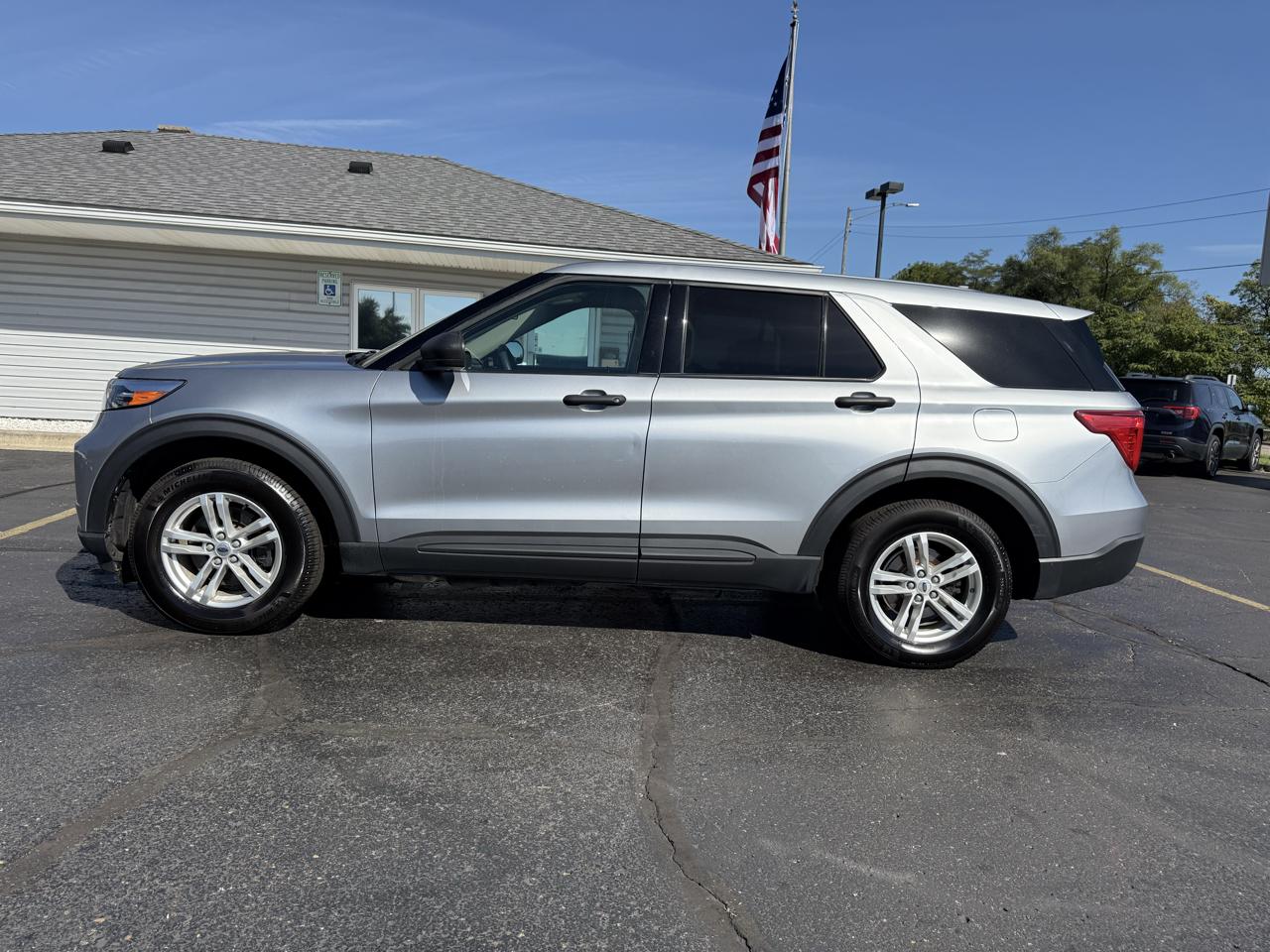 Ford Explorer Base 4WD 2023