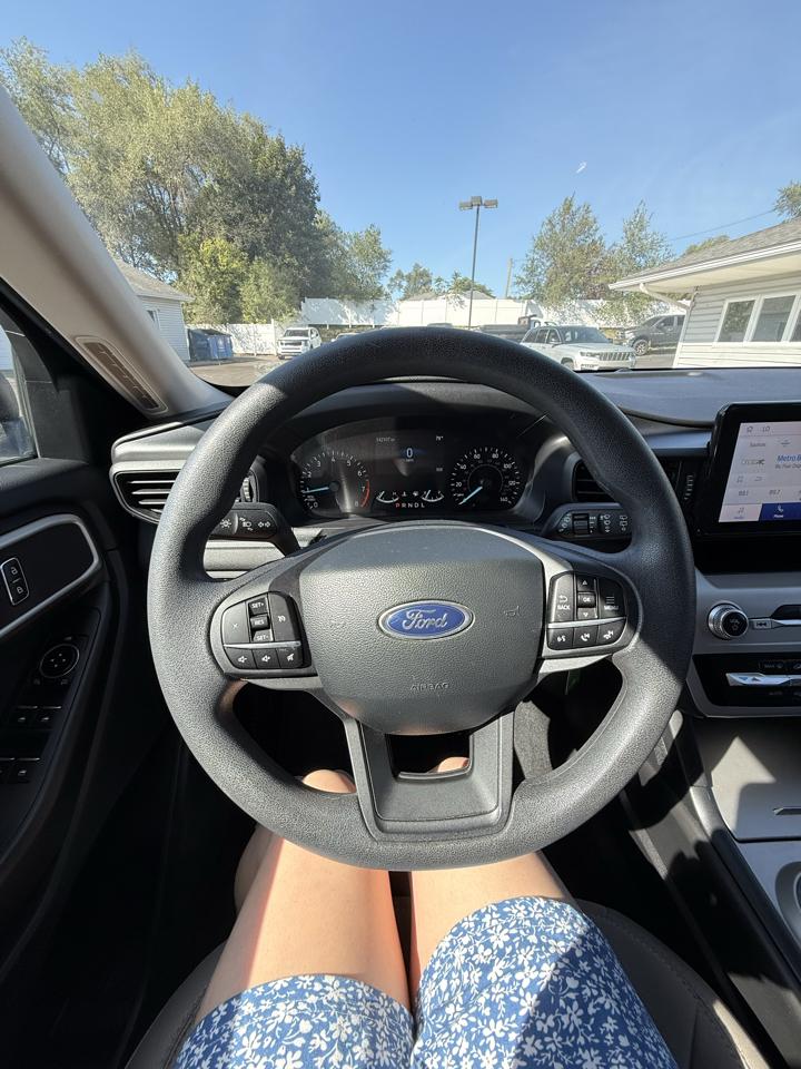 Ford Explorer Base 4WD 2023