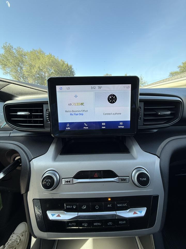 Ford Explorer Base 4WD 2023