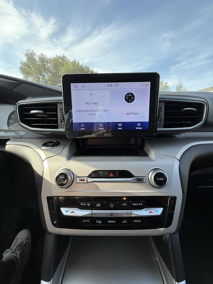 Ford Explorer XLT 4WD 2023