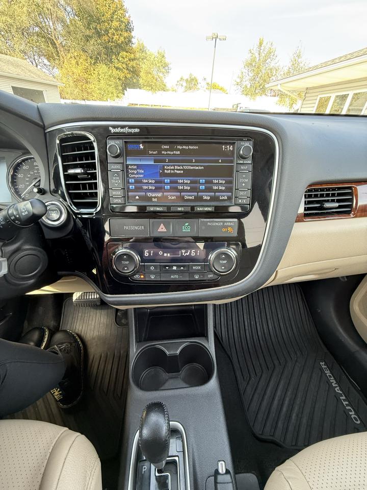Mitsubishi Outlander 4WD 4dr GT 2015