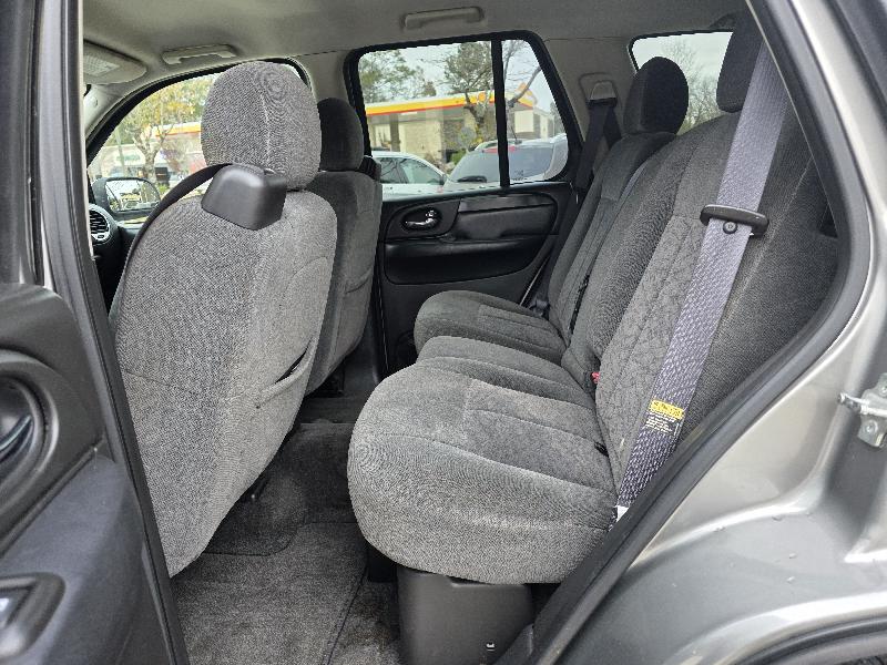 GMC Envoy SLE 2WD 2005