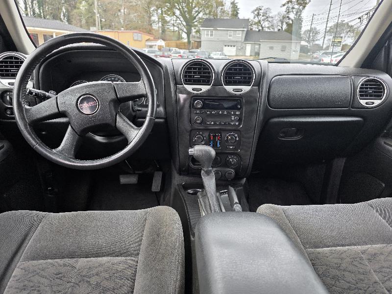 GMC Envoy SLE 2WD 2005