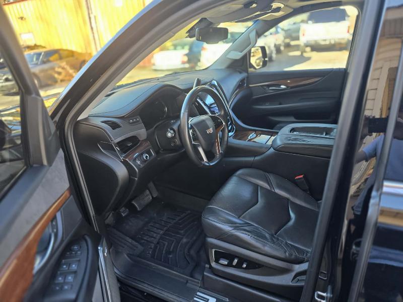 Cadillac Escalade Luxury 2WD 2016