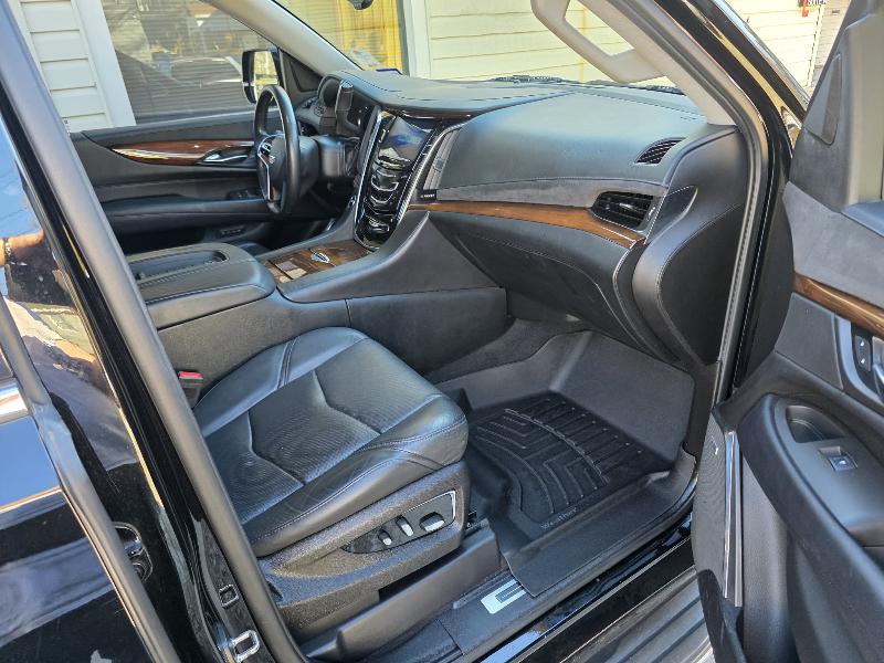 Cadillac Escalade Luxury 2WD 2016