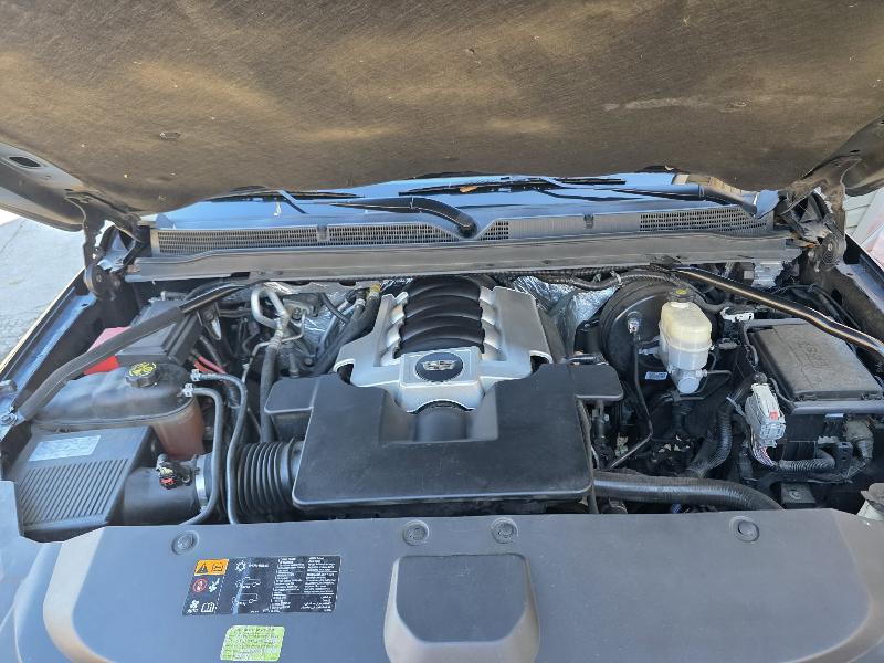 Cadillac Escalade Luxury 2WD 2016