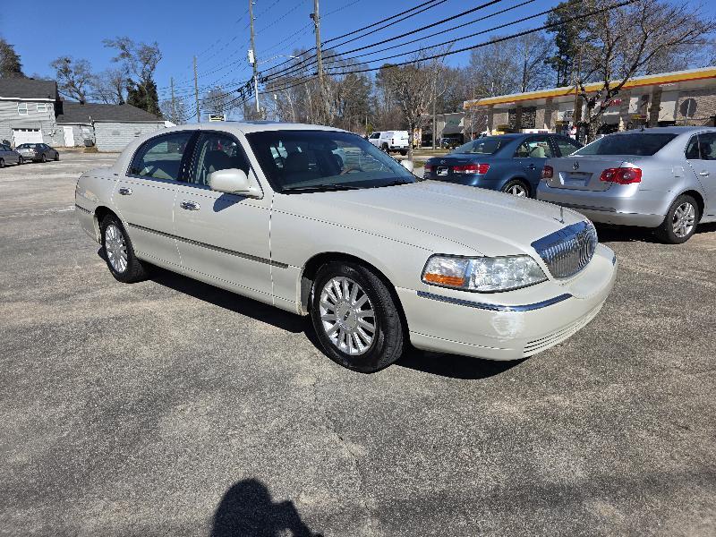 2004 Lincoln Town Car Ultimate