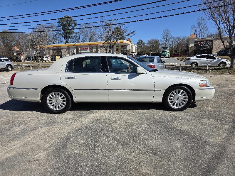 Lincoln Town Car Ultimate 2004