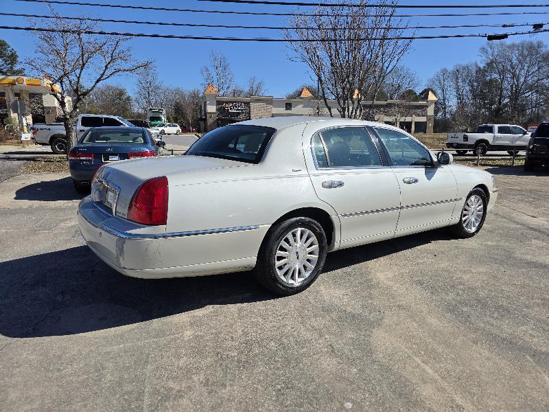 Lincoln Town Car Ultimate 2004