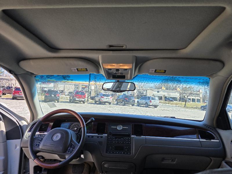 Lincoln Town Car Ultimate 2004